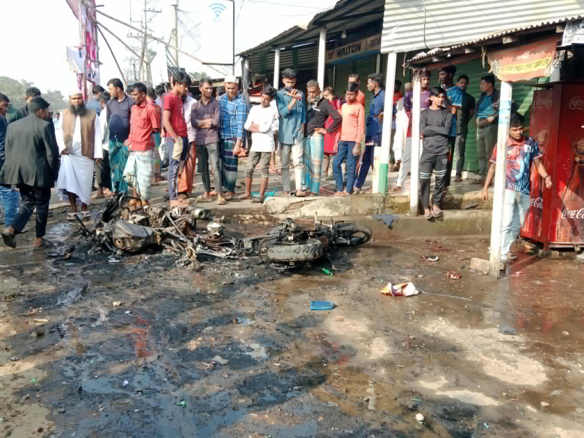 জুট ব্যবসা নিয়ন্ত্রণ নিয়ে ভালুকায় বিএনপির দু’গ্রুপের সংঘর্ষ, আহত ২৫